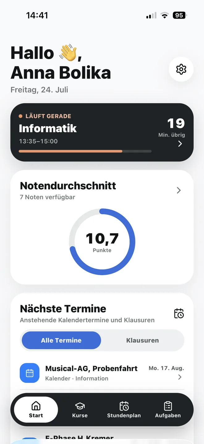 The Educoon home screen: the lesson running right now, the grade average, and upcoming events